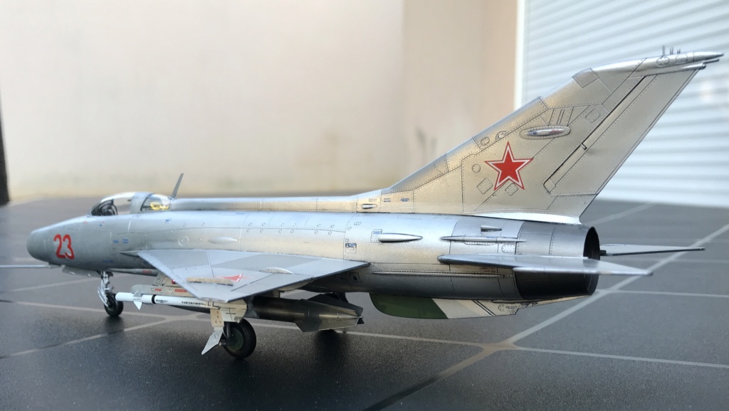 MiG-21F-13 "Fishbed-C" - Trumpeter - 1/48 - Page 3 Img_5524