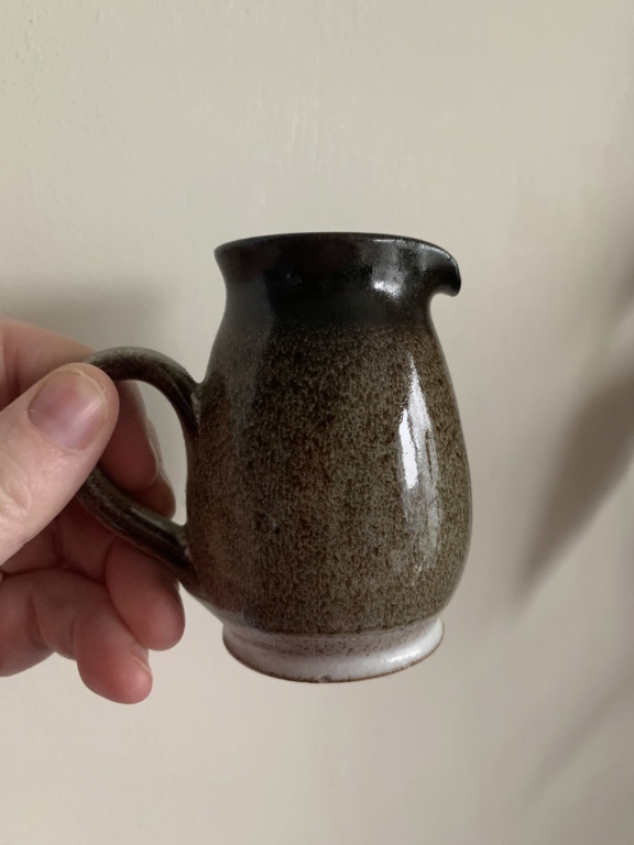 Small glazed jug MP or HP mark?  Ee9f1a10