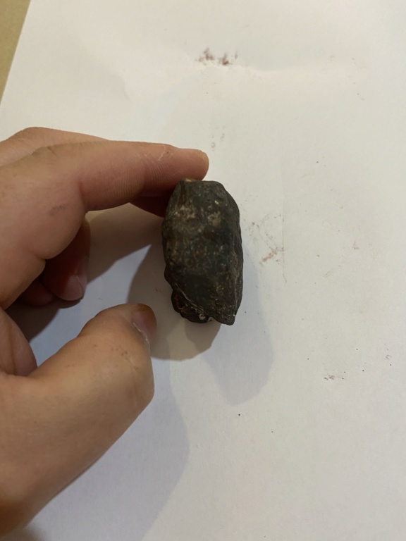 Pouvez-vous m’aidez à identifier cette pierre  Bf36a710
