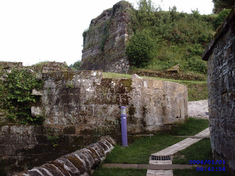Châteaux forts - Page 2 800px-10