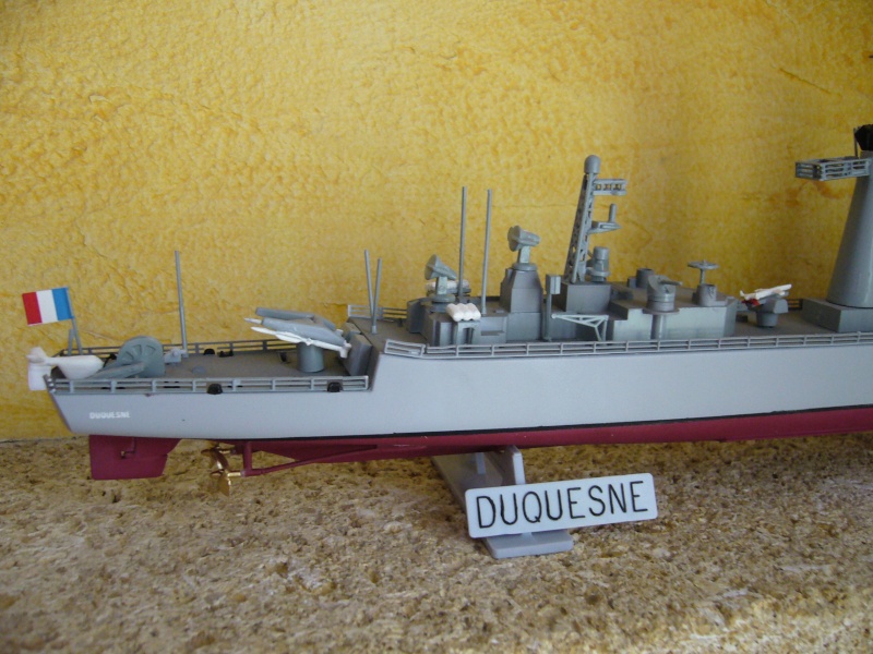 LE DUQUESNE frégate lance-missiles--HELLER/1-400eme. P1050816