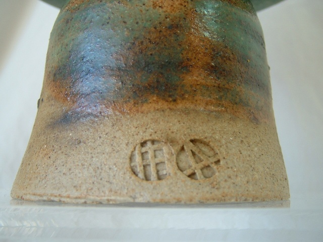 A mark and FB mark - Aller Pottery? Aldeburgh Pottery?  00416