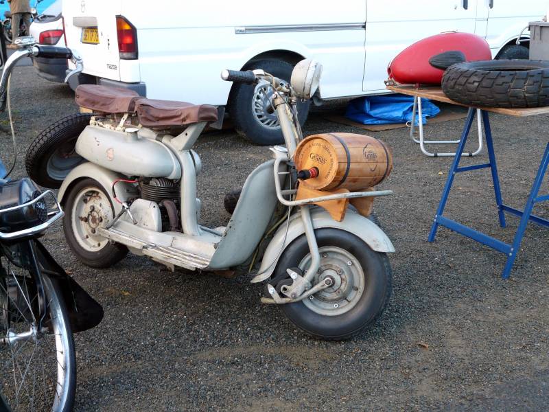 bourse auto/moto doué la fontaine P1050812