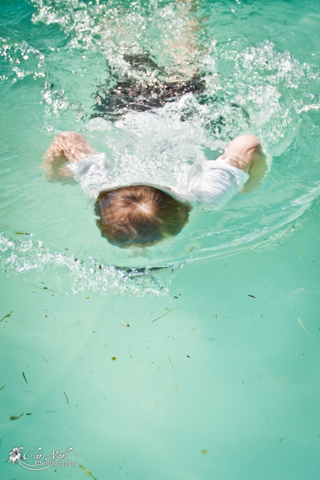 Swimmin' in a horse trough 20110613