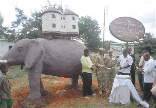 Kenya  Sarova Taita Hills  - Elefanti Sarova10