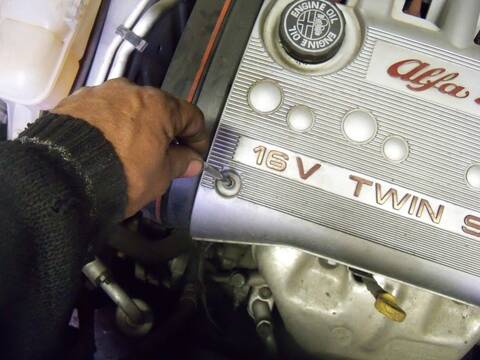 TUTO] Alfa 147 T.S. : Réparation suite à rupture de la courroie de  distribution