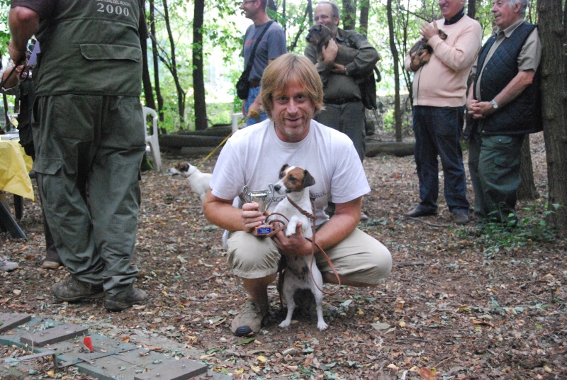 Domenica 5 settembre 2010: Prova in Tana su Volpe Tipo A e Bhfk95 per Terrier a Mozzate (CO) Dsc_5913