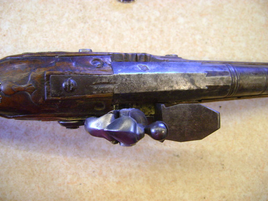 Restauration d'un pistolet début XVIII°. Dsc05525