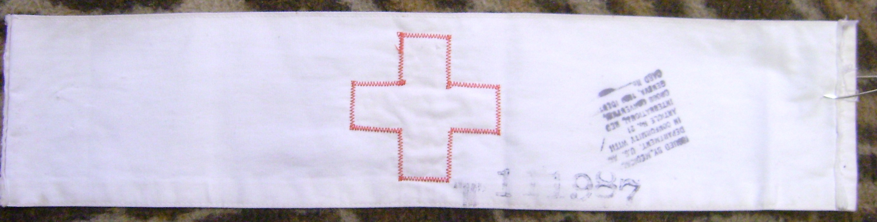 Brassard Croix Rouge US. Dsc05798