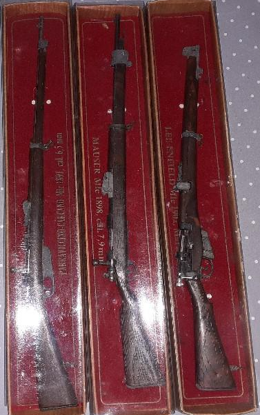 Râtelier de 5 fusils de la Grande Guerre 1918/1968. Fusils11