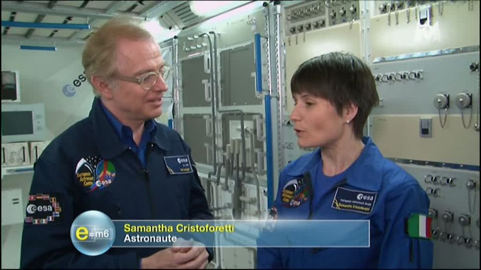 E=M6 - Les secrets scientifiques des astronautes Samant10