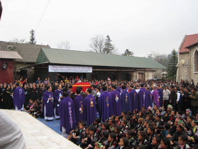 HMOOB CATHOLIC NYOB COB TSIB TEB (Hmong Catholic Vietnam) Img_2610