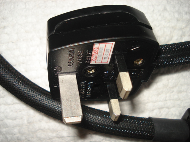 Isotek Elite Power Cable 1.5 Meter fitted with Furutech FI-15-G  IEC (Used)SOLD Transp15