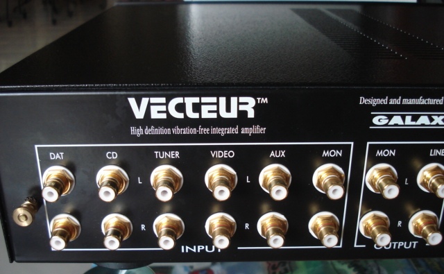Vecteur 1-4 Integrated Amplifier - Made In France Vecteu15