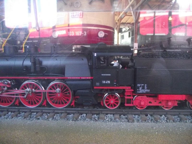 Elektrolokomotive E03 / 103 - der STAR - Seite 3 Lokwe374