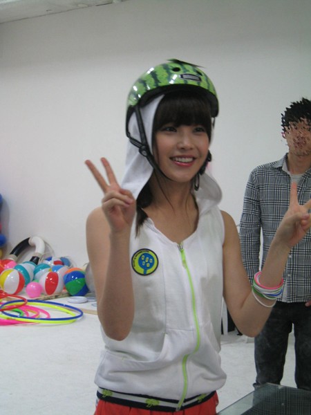 IU dans Watermelon Helmet (FunkyRide CF) Viewim13