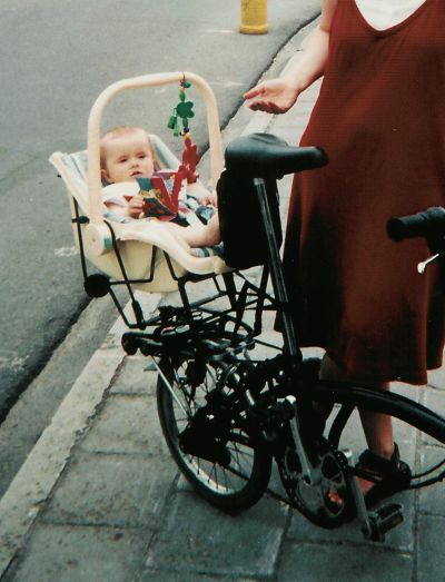 Baby-mee sur un Brompton Baby-m10