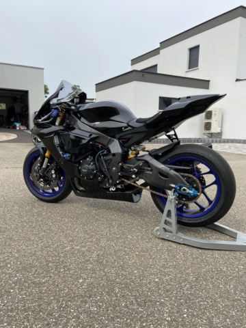 De retour la piste me manquait trop et voila mon nouveau jouet R1 2018 Ef136e10
