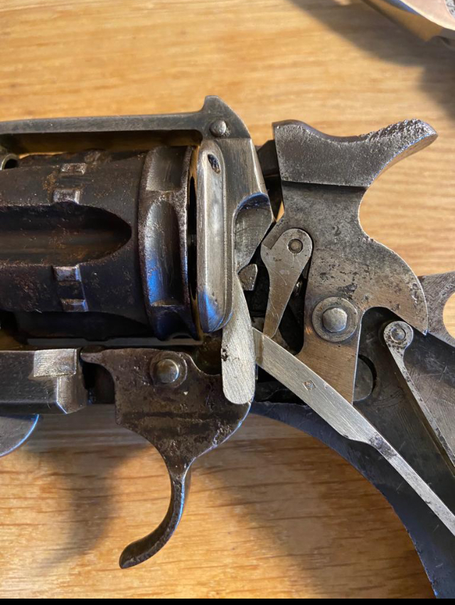 Revolver 1892 civil Lamure & Gidrol étrange  37c4a610