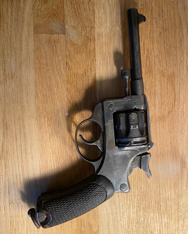 Revolver 1892 civil Lamure & Gidrol étrange  E0fed010