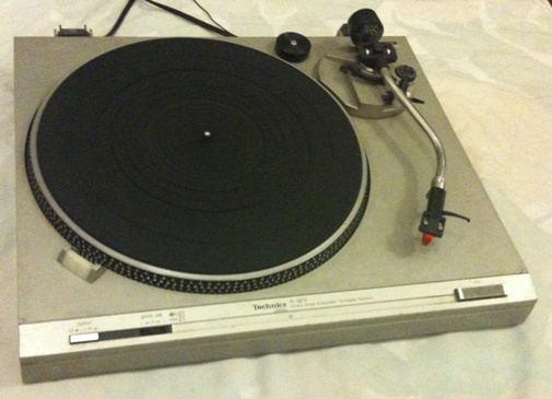 Technics SL-D212 Turntable & SU-8011 Integrated Amplifier, Wharfedale Delta 50.2 Speaker (Used) SOLD! 1_tt11