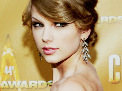                                                ♪ Taylor Swift ♫ Edition n°1 ♪ Taylor11