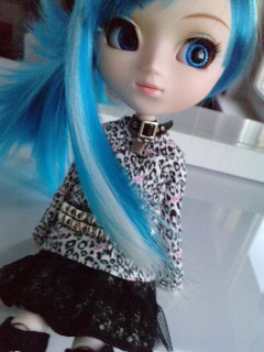 (pullip Chelsea,Hatsune Miku snow, Megurine Luka) (Little pullip dog)[Un peu de nouvelle ! p.6] P1005111