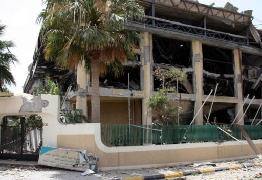 الناتو يغير على مقر القذافي.. وينفي مسؤوليته عن مقتل 12 مدنيا في بلدة ككلة Efdf6010