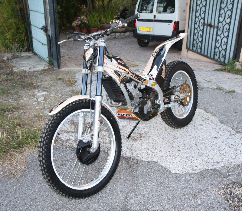 Vend Montesa cota 4RT future trial team   Img_0811