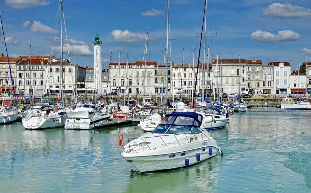 [Vie des Ports ] Port de La Rochelle  - Page 2 Ile_d347