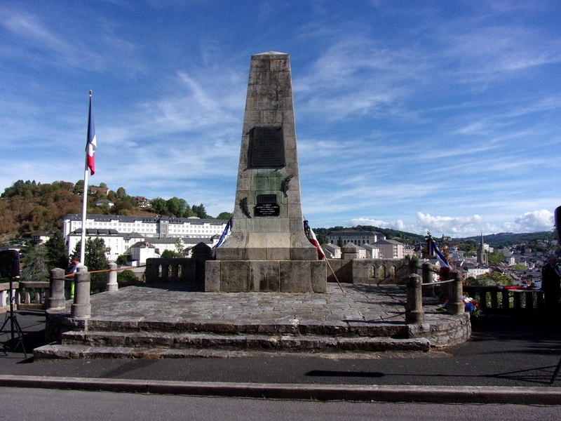 [ Histoires et histoire ] Monuments aux morts originaux Français Tome 2 - Page 26 107_2539