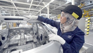 مصنع بيجو سيتروين القنيطرة PSA اعلان تشغيل 100 منصب من عمال و عاملات خط انتاج السيارات  Peugeo20