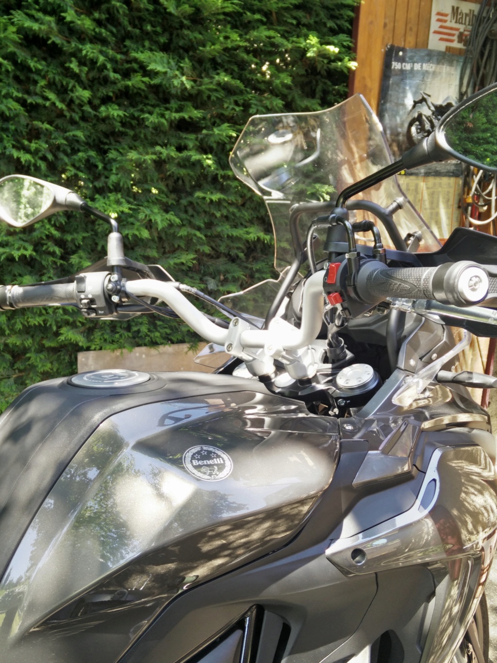 La moto, les accessoires, l'entretien (avec des liens) ... Img_2021