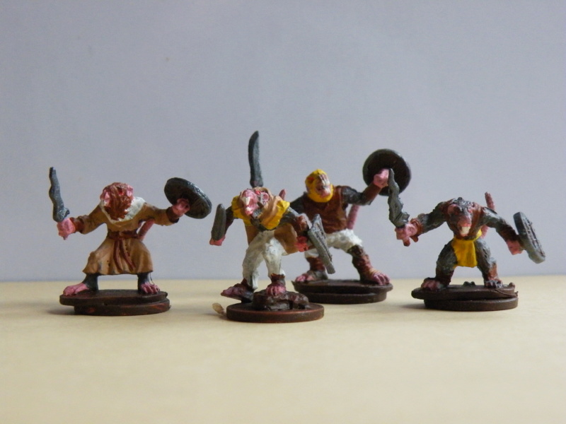 neue Figuren (dunkelbraune Armee) Ratten17