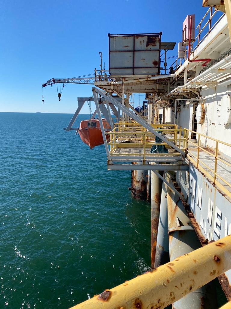 Offer I have for sale this oil rig in the Gulf of Mexico for an excellent price in excellent condition for someone who is interested. Whats249