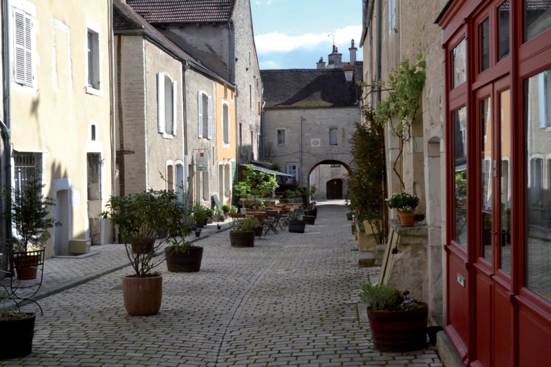 Les plus beaux villages de France - Page 5 Noyers13