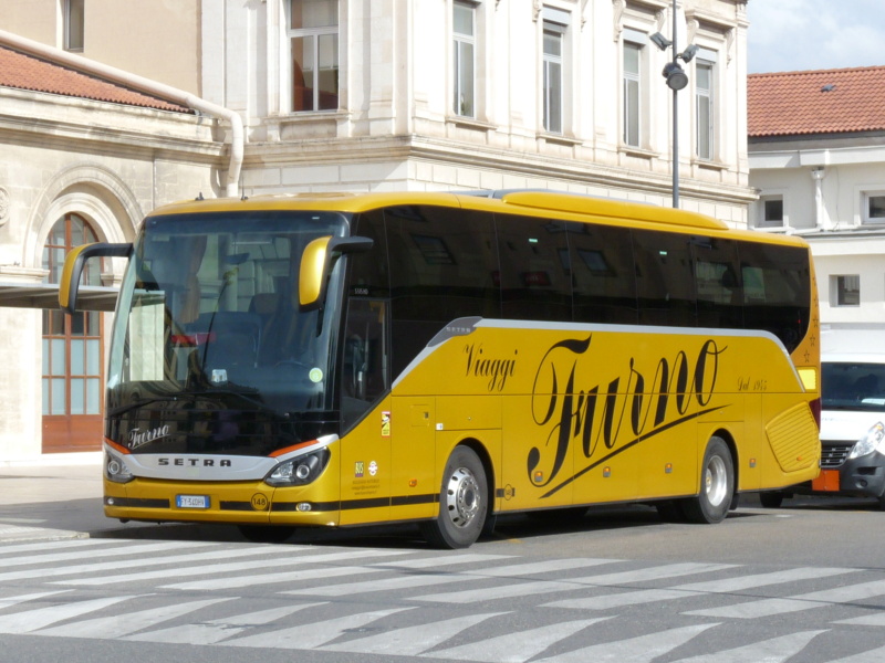 Divers cars et bus italiens (I) - Page 10 Cami7449