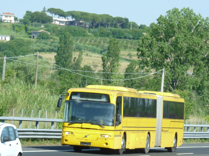 Divers cars et bus italiens (I) - Page 10 Croat675