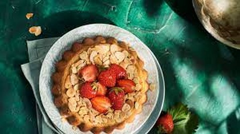 Gâteau aux amandes et fraises Gzetea11