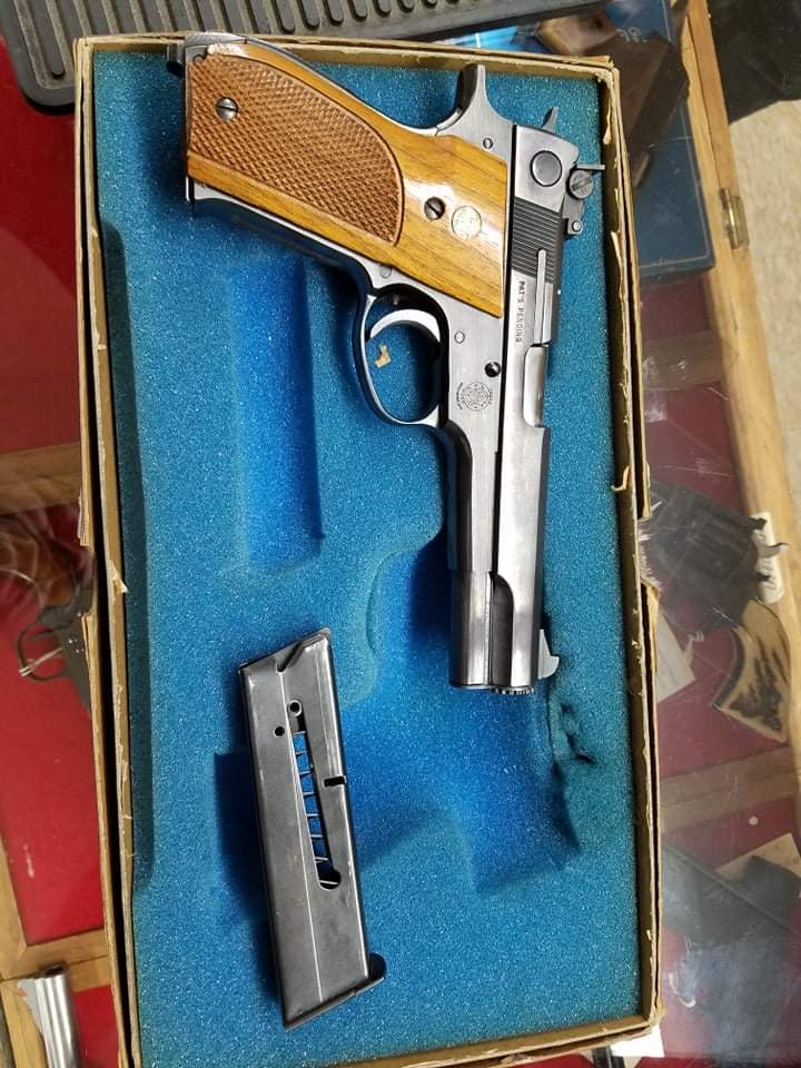 NFI —- Smith & Wesson 52-2 for sale at a gun shop — NFI C042bf10