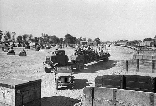 USAAF trailers derrière des Autocar ou autre tracteur de semi 2 essieus ou plus - Page 3 40_ft_10