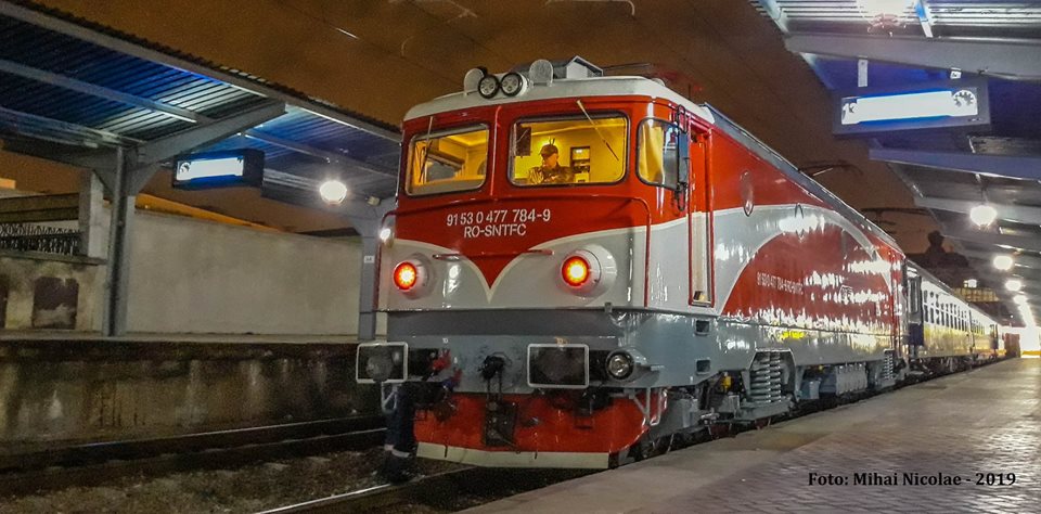  Locomotive clasa 47(476/477) aparţinând CFR Călători  - Pagina 42 78411