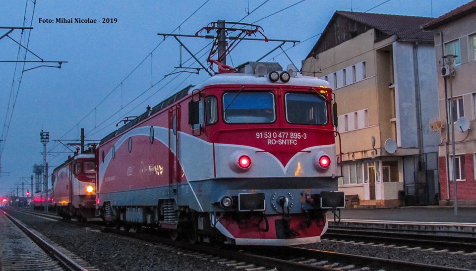  Locomotive clasa 47(476/477) aparţinând CFR Călători  - Pagina 43 895__210