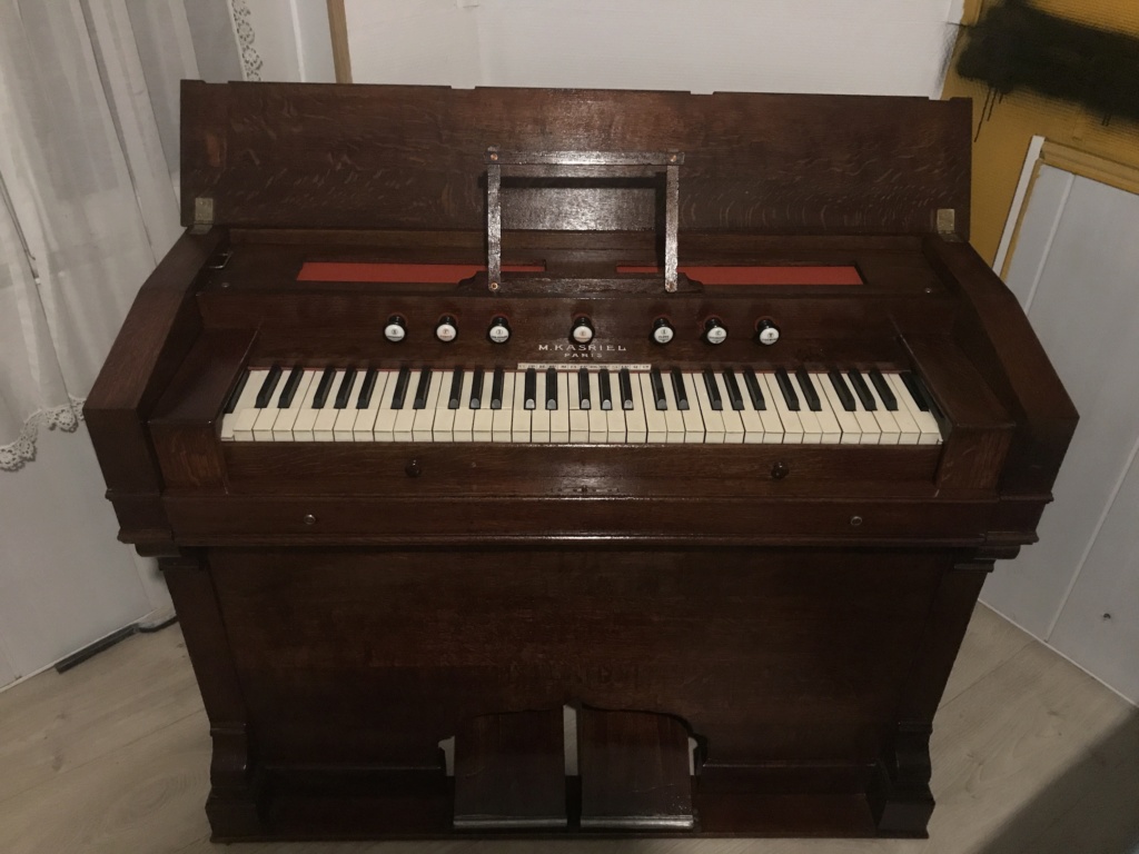 Harmonium Kasriel trouvé dans un "vide maison" Harmon10