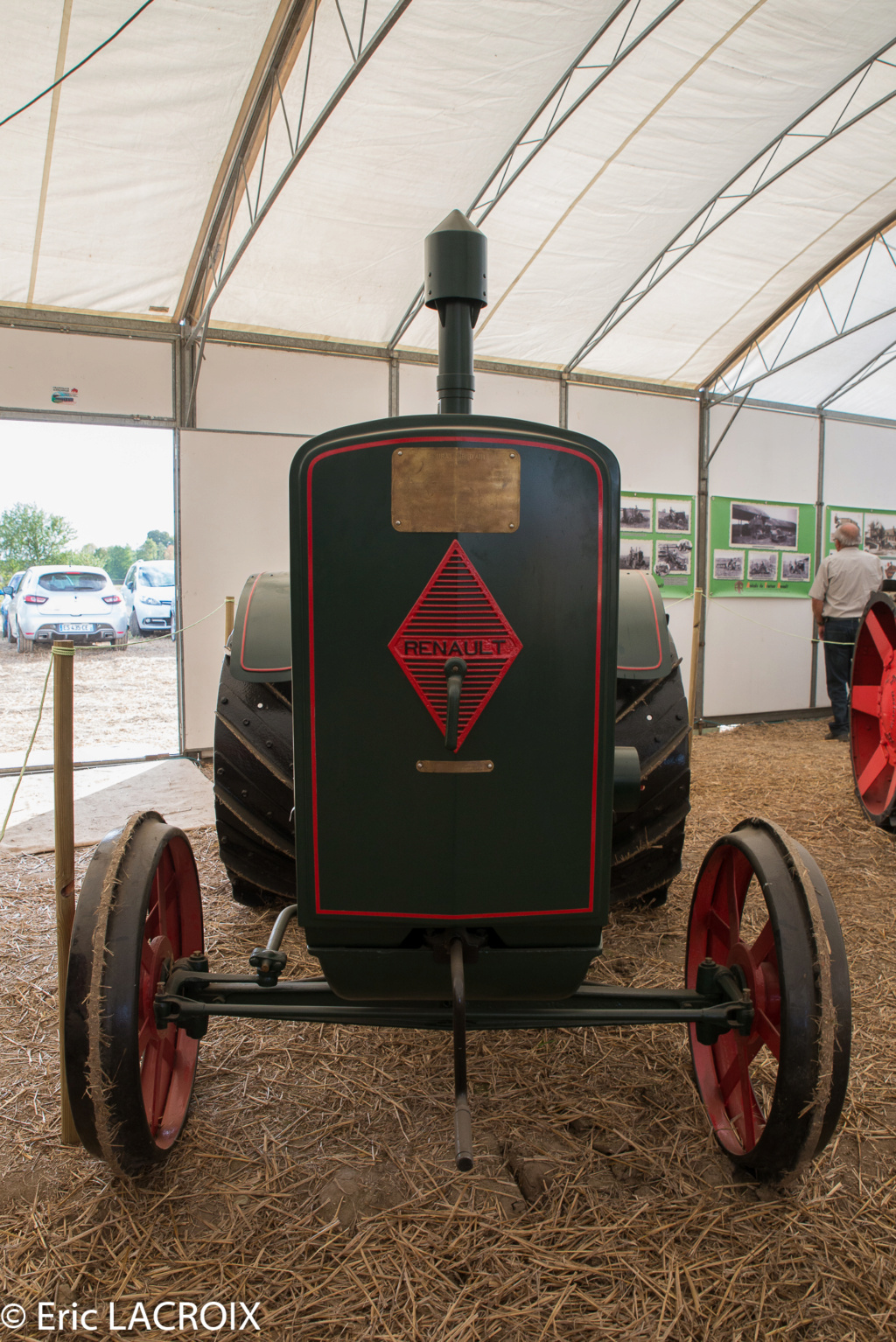 72 - St Gervais en Belin en 2018 - Les 100 ans du tracteur RENAULT  - Page 35 20181082