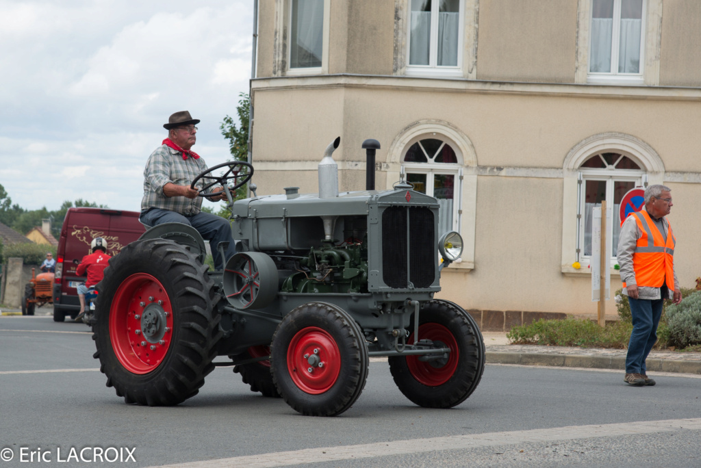 72 - St Gervais en Belin en 2018 - Les 100 ans du tracteur RENAULT  - Page 21 2018_825