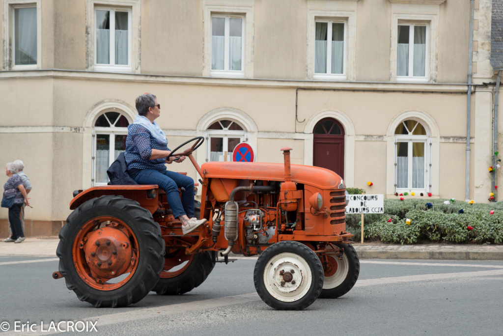 72 - St Gervais en Belin en 2018 - Les 100 ans du tracteur RENAULT  - Page 21 2018_829