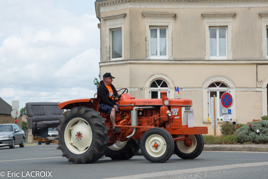 72 - St Gervais en Belin en 2018 - Les 100 ans du tracteur RENAULT  - Page 21 2018_832