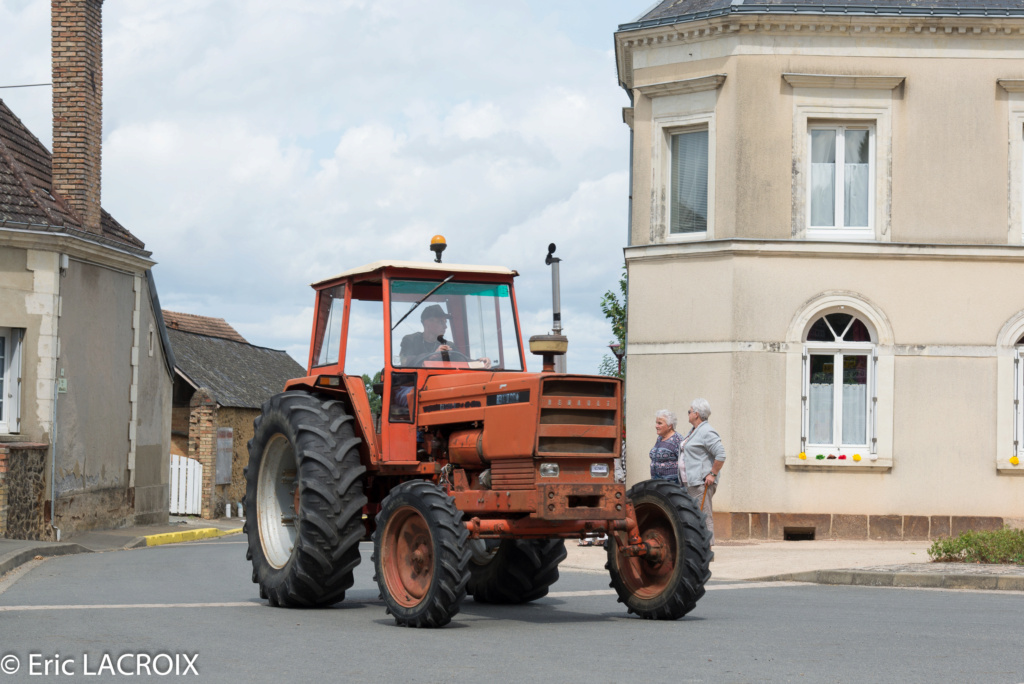 72 - St Gervais en Belin en 2018 - Les 100 ans du tracteur RENAULT  - Page 22 2018_841