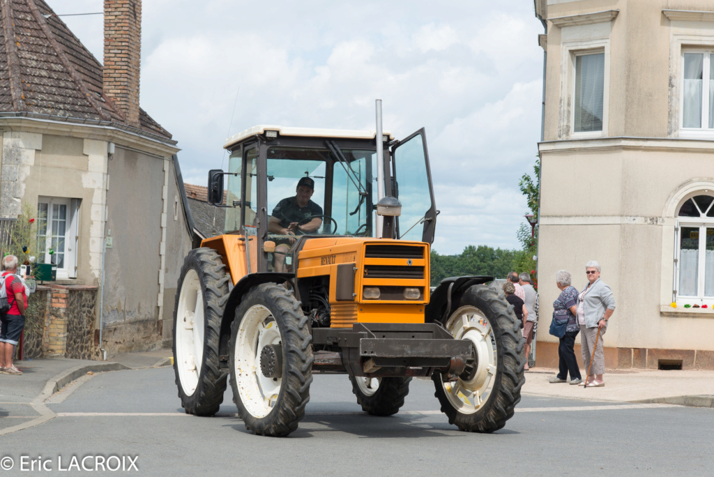72 - St Gervais en Belin en 2018 - Les 100 ans du tracteur RENAULT  - Page 22 2018_843